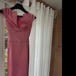 V-neck  pink evening dress